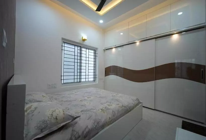 Aamiaismajoitus (B&B) Aayushman Luxury Homes