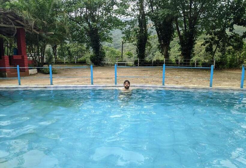 Coorg Hotel And Cottage