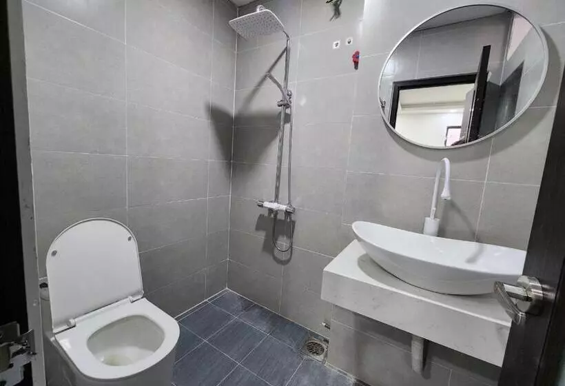 Dlux Saigon Condo