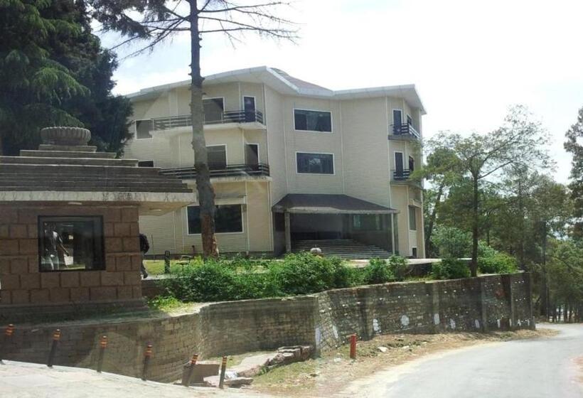 בית מלון כפרי Ayushkunj Jungle Resorts