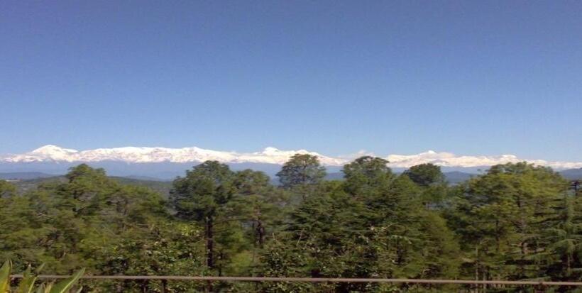 בית מלון כפרי Ayushkunj Jungle Resorts