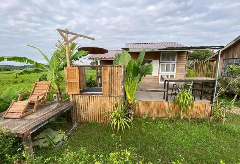 ホテル Dee Tor Jai Farm Stay ดีต่อใจฟาร์มสเตย์
