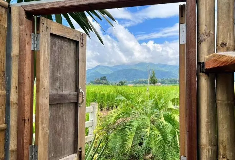 ホテル Dee Tor Jai Farm Stay ดีต่อใจฟาร์มสเตย์