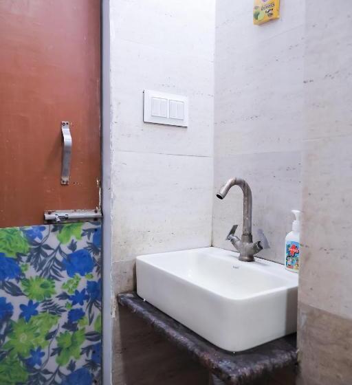 هتل Plan With Laxmi Nagar Metro