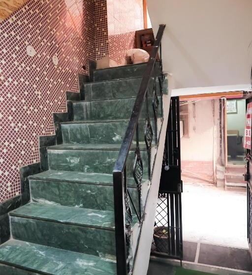 هتل Plan With Laxmi Nagar Metro