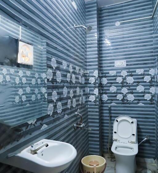 هتل Plan With Laxmi Nagar Metro