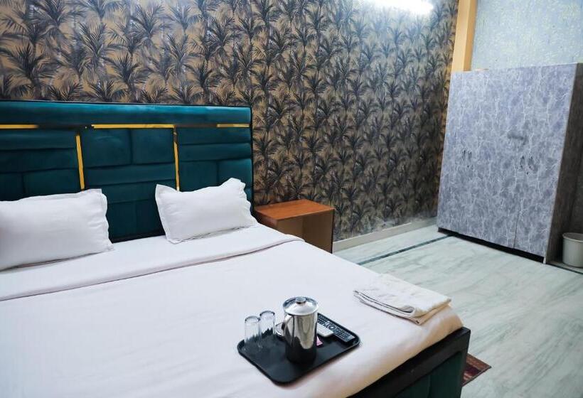 هتل Plan With Laxmi Nagar Metro