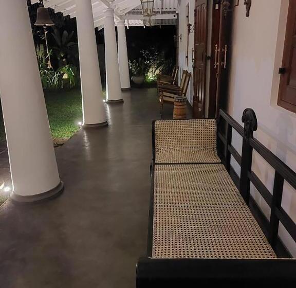هتل Dhyana Villa