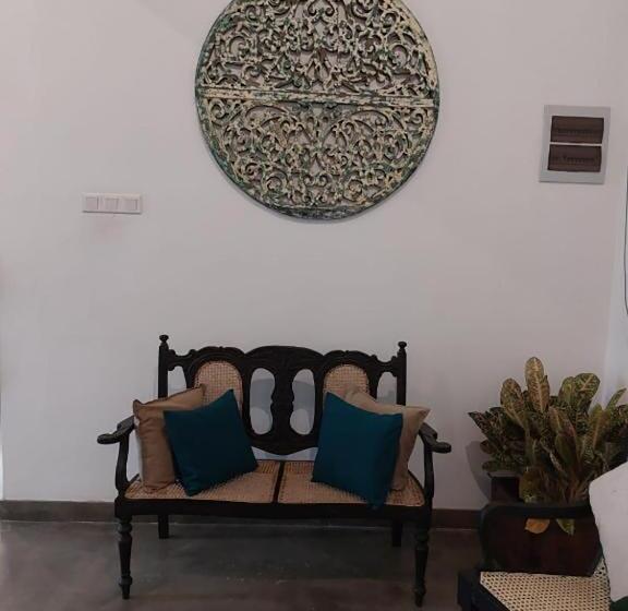 هتل Dhyana Villa