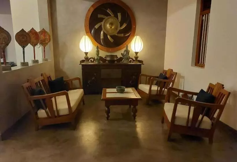 ホテル Dhyana Villa