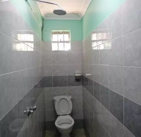 هتل Milimani Greens Inn