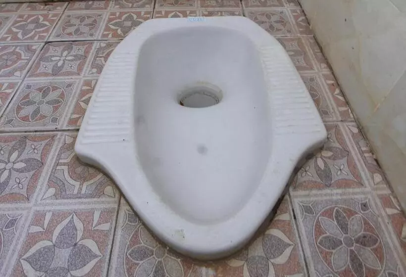 ホテル Oyo Life 93154 White Kos Jenggala