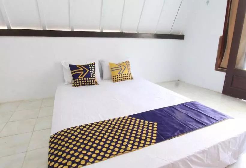 ホテル Oyo Life 93154 White Kos Jenggala