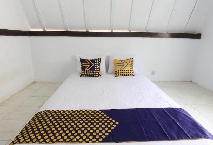בית מלון כפרי Oyo Life 93154 White Kos Jenggala