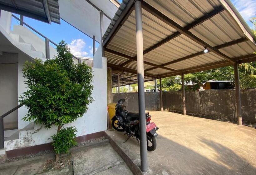 בית מלון כפרי Oyo Life 93154 White Kos Jenggala