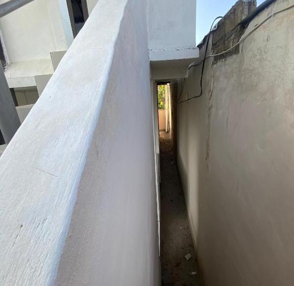 בית מלון כפרי Oyo Life 93154 White Kos Jenggala