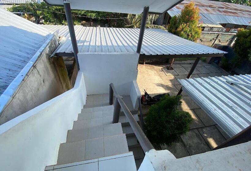 בית מלון כפרי Oyo Life 93154 White Kos Jenggala