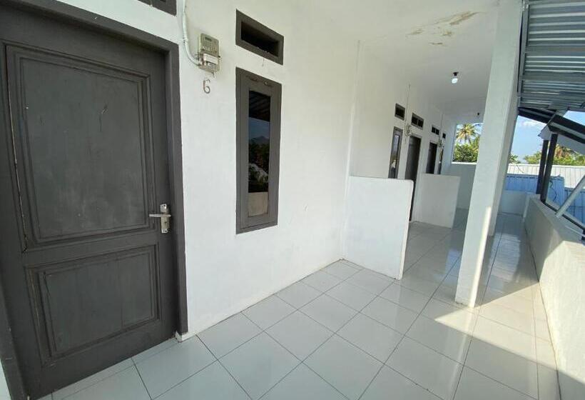 בית מלון כפרי Oyo Life 93154 White Kos Jenggala