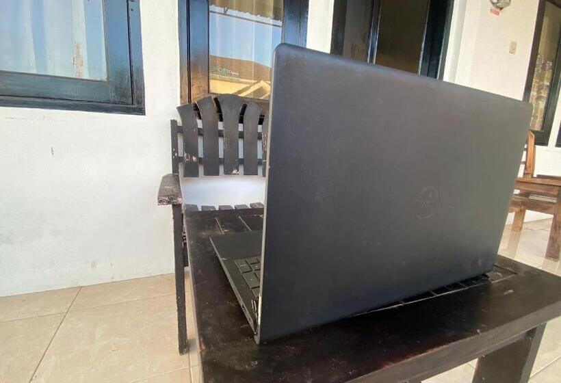 בית מלון כפרי Oyo Life 93154 White Kos Jenggala