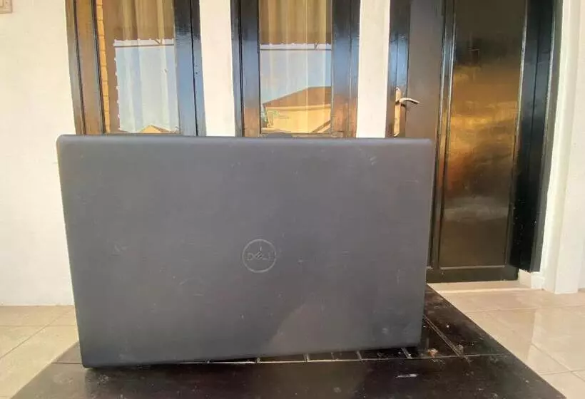 ホテル Oyo Life 93154 White Kos Jenggala