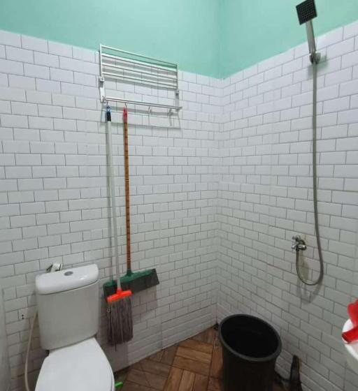 Otel Oyo Life 93158 Kost Asaka