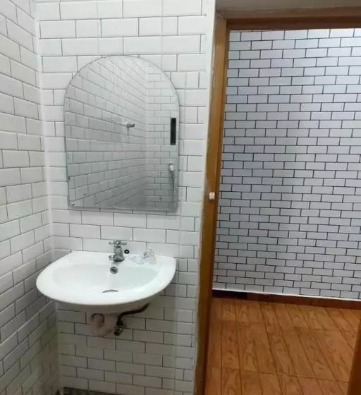 Hotelli Oyo Life 93158 Kost Asaka