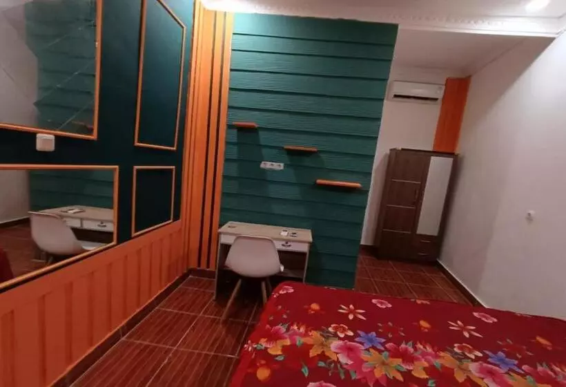 Hotelli Oyo Life 93158 Kost Asaka