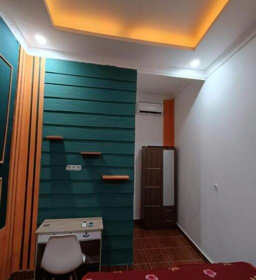 Otel Oyo Life 93158 Kost Asaka