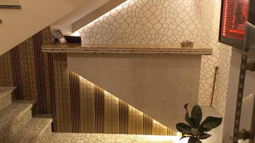 Hotel Raj Darbar Inn