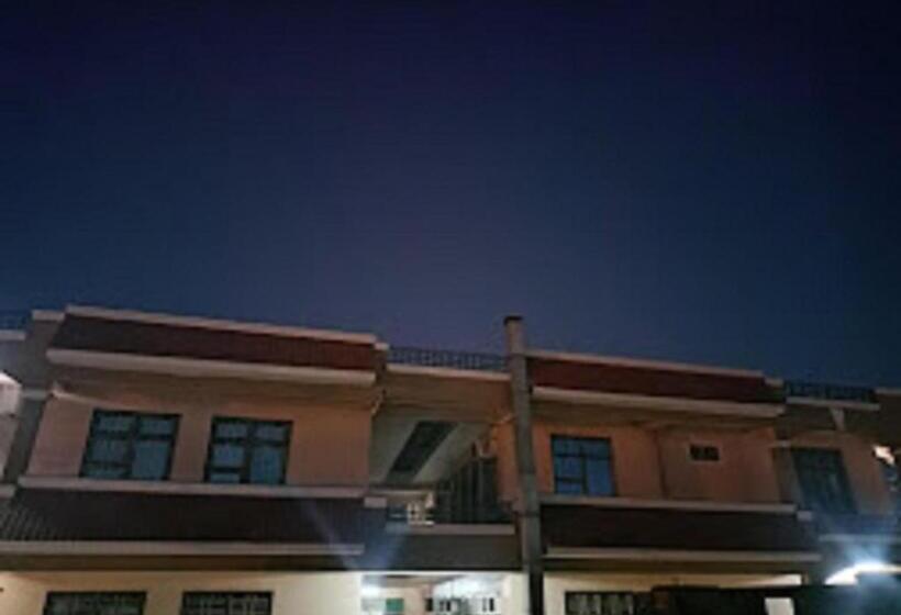 בית מלון כפרי Varun Inn