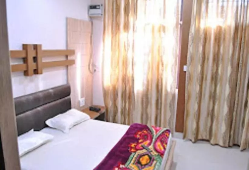 ホテル Varun Inn