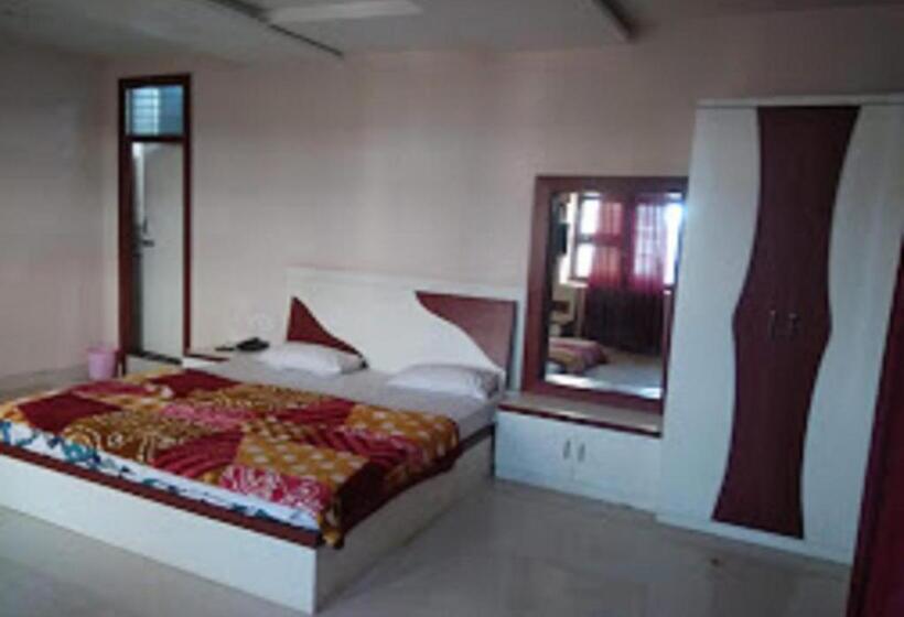 בית מלון כפרי Varun Inn