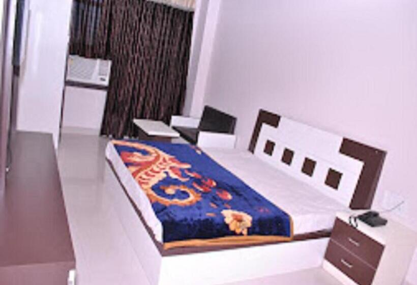 בית מלון כפרי Varun Inn