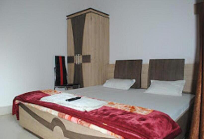 בית מלון כפרי Varun Inn