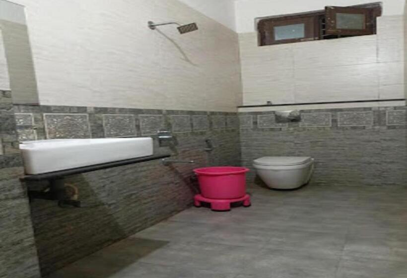 בית מלון כפרי Varun Inn