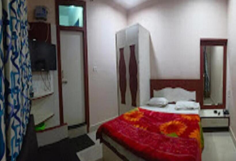 בית מלון כפרי Varun Inn