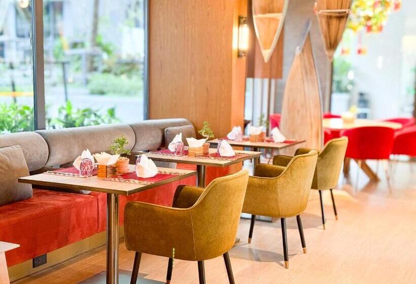 La Green Hotel And Residence