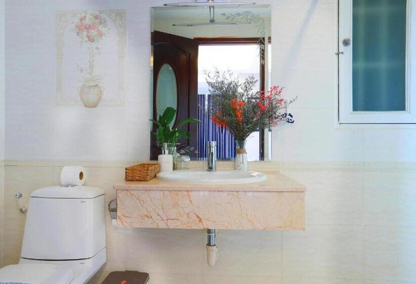 Lucky Star Hotel   Bui Vien Walking Street