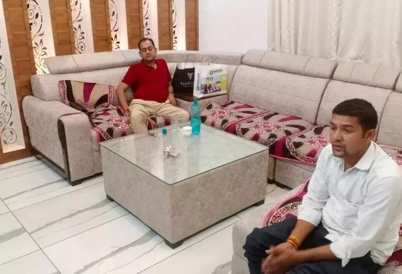 پانسیون Ashish Villa