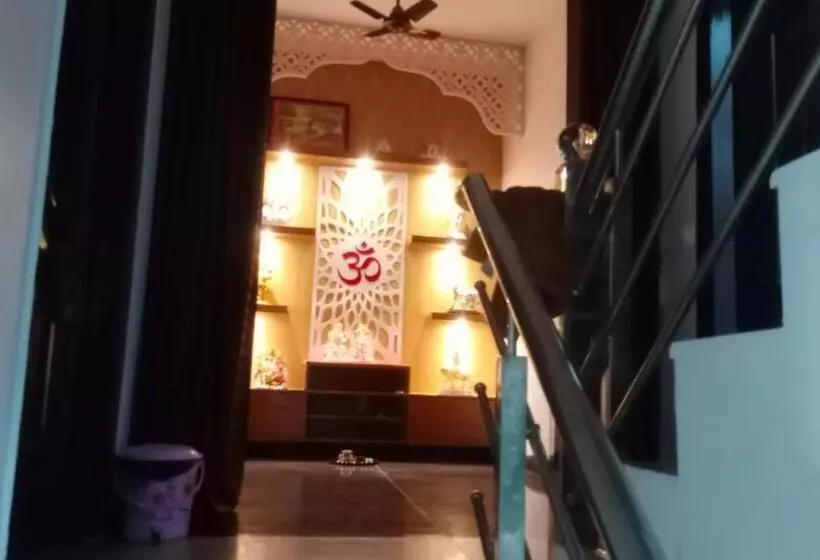 پانسیون Ashish Villa