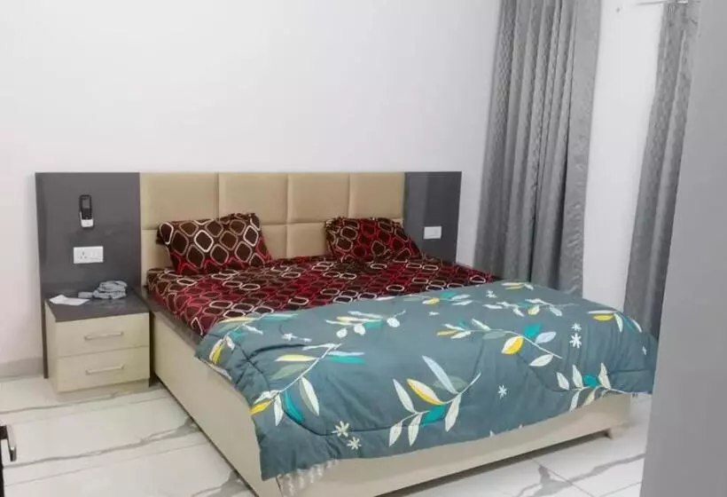 پانسیون Ashish Villa