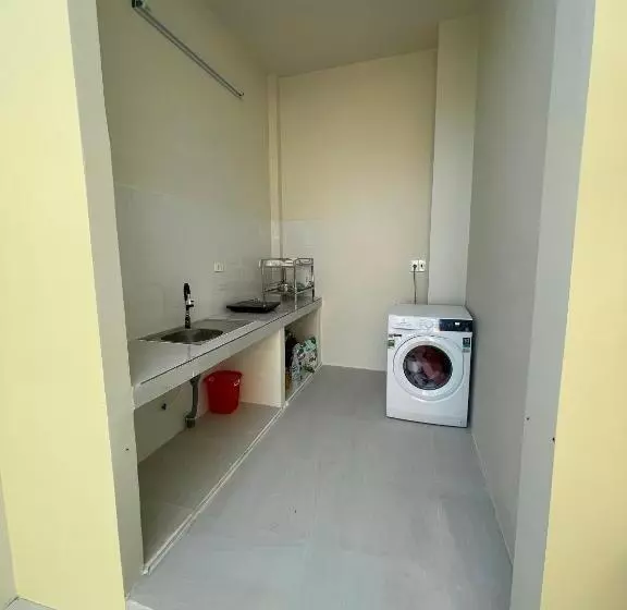 پانسیون Color Inn   Homestay & Cafe