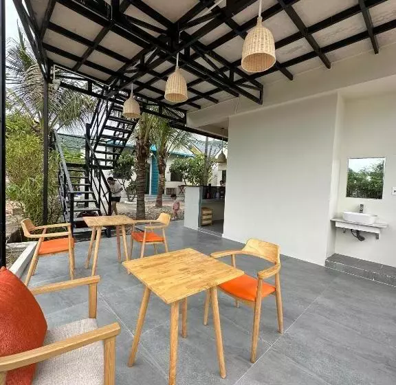 پانسیون Color Inn   Homestay & Cafe