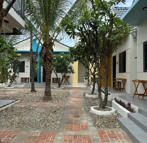 پانسیون Color Inn   Homestay & Cafe