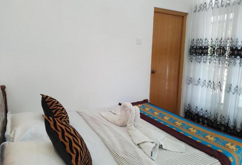 פנסיון Nirwana Resort