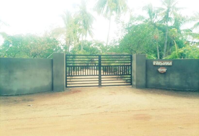 פנסיון Nirwana Resort