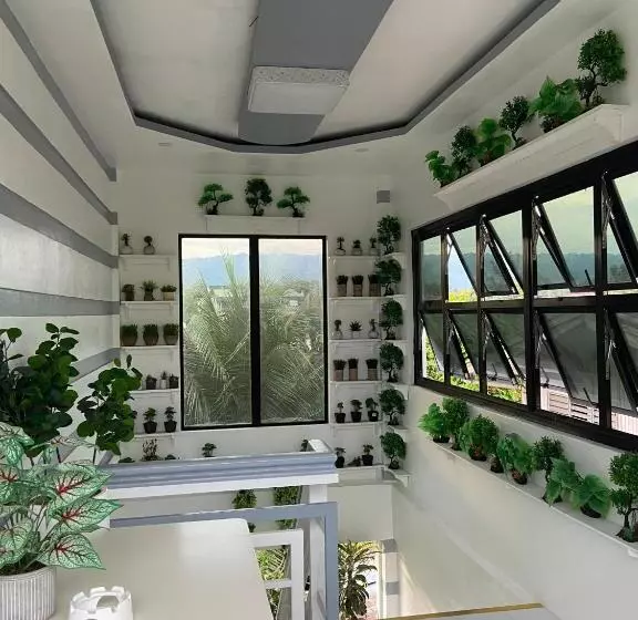 ペンション The Veehive Guesthouse