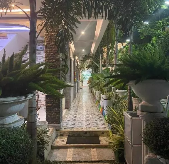 ペンション The Veehive Guesthouse