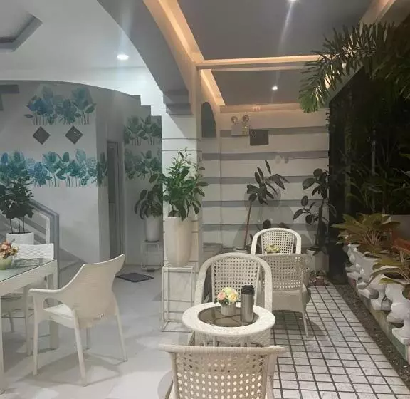 ペンション The Veehive Guesthouse