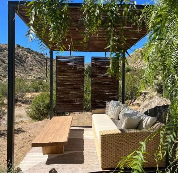 リゾートホテル Two Pepper Ranch   A Desert Oasis